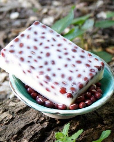 Soothe pain naturally with this pain relief massage bar recipe made with massaging adzuki beans and essential oils for sore muscles, joint pain & arthritis.