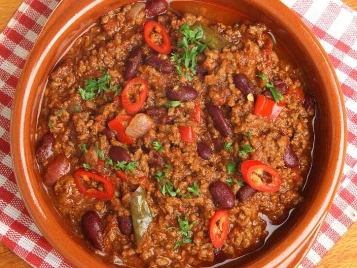 Beer Chili Recipe. Learn how to cook this homemade beer chili recipe with your favorite beer for a hearty winter dinner idea. Made using a craft brew IPA, this homemade chili can easily be customized with your favorite craft beer and chili seasoning to taste. It's easy to make, is kid-friendly and tastes great even leftover the next day. How to make homemade beer chili using a traditional chili recipe and beer for an extra punch of flavor. A warm winter dinner idea for cold weather.