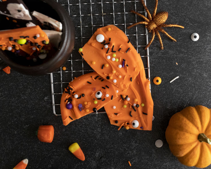 Halloween bark recipe. How to make Halloween chocolate bark as Halloween treats for your holiday Halloween party. Make this fun Halloween bark recipe for your Halloween party. These easy Halloween treats are perfect for all your party tricksters. Try this recipe for making Halloween chocolate bark for your Halloween party to delight your guests. Plus learn how to choose the best chocolate for chocolate candy bark, as well as tips on melting and tempering chocolate when you make chocolate bark.