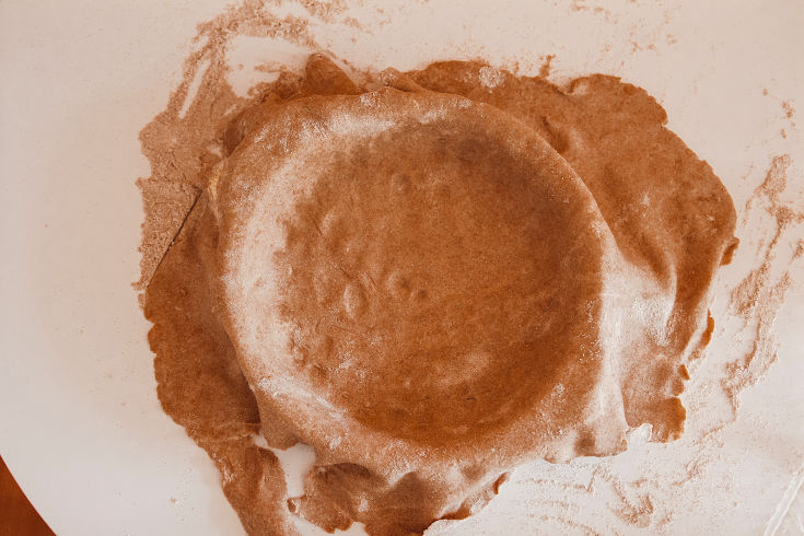 How to make a pumpkin pie crust recipe from scratch. This easy recipe for pumpkin pie crust is made with whole wheat flour and is the perfect addition to any homemade pumpkin pie recipe from scratch. Make a homemade pumpkin pie recipe from scratch to enjoy this holiday season. Includes recipes for making pumpkin puree, pumpkin pie filling, and homemade pumpkin pie crust. Plus try my wonderful recipe for pumpkin pie spice mix. The perfect pantry staple for all your favorite seasonal recipes.