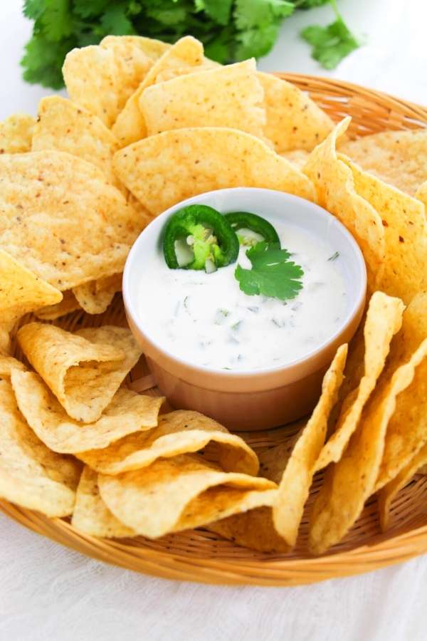 How to make dairy free jalapeno ranch dip recipe. An easy vegan appetizer idea for game day snacks or holiday gatherings. This dairy free jalapeno ranch dip recipe is dairy free and gluten free. An easy game day finger food for your guests. This easy game day snack recipe is perfect for friends and family to enjoy while watching football, even if they have dietary restrictions. Discover how to make dairy free game day snacks for your guests with my dairy free jalapeno ranch dip recipe.