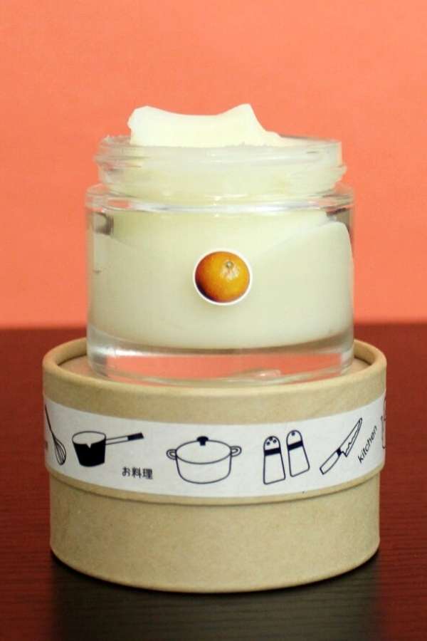 How to make orange peppermint body butter recipe with essential oils and shea butter for moisturizing dry skin relief with aromatherapeutic benefits. This body moisturizer recipe makes a wonderful addition to your natural winter skin care routine to soothe and moisturize dry skin. Made with the hydrating body butters, shea butter and kokum butter, this non greasy body butter recipe nourishes dry cracked skin to moisturize, protect and promote healing. The best body moisturizer for dry skin care.