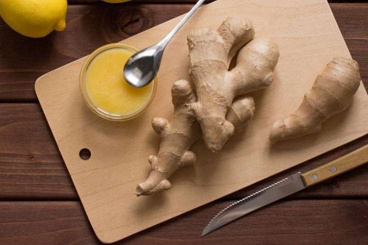 Ginger benefits for cold and flu relief. I add ginger to my homemade cold and flu tea because it can help relieve a stomach ache and reduce nausea. Two compounds in ginger, gingerols and shaogals, are anti-inflammatories. They can help reduce inflammation from a sore throat so you feel better quickly. Ginger is also naturally antimicrobial. It can kill bacteria and some viruses, including the rhinovirus that causes colds.