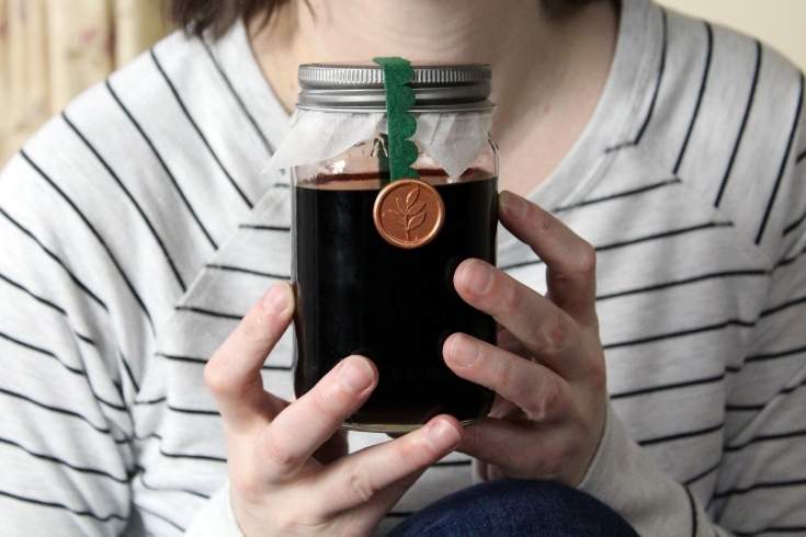 Immunity Elixir Recipe with Elderberry: A Cold and Elixir to boost immunity and expedite recovery times. Learn how to make an elderberry tincture recipe with herbs as a cold and flu elixir. Discover the benefits of an elderberry tincture and how it can support immune health. Plus additional herbs you can use in your immunity elixir recipe to create a cold and flu remedy that boosts immunity. This cold and flu elixir is an alcohol based tincture made with elderberries for immune support.