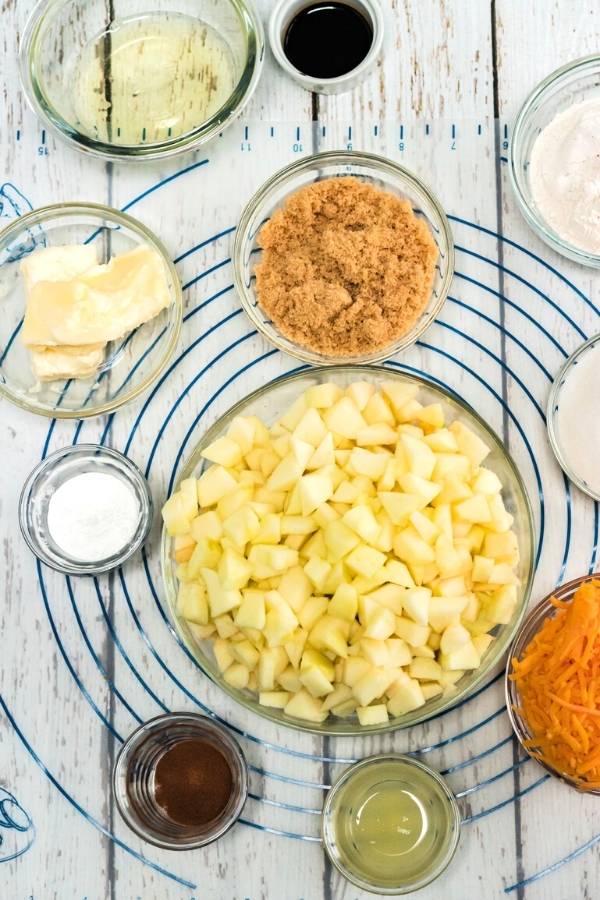 filling ingredients for apple cinnamon bread