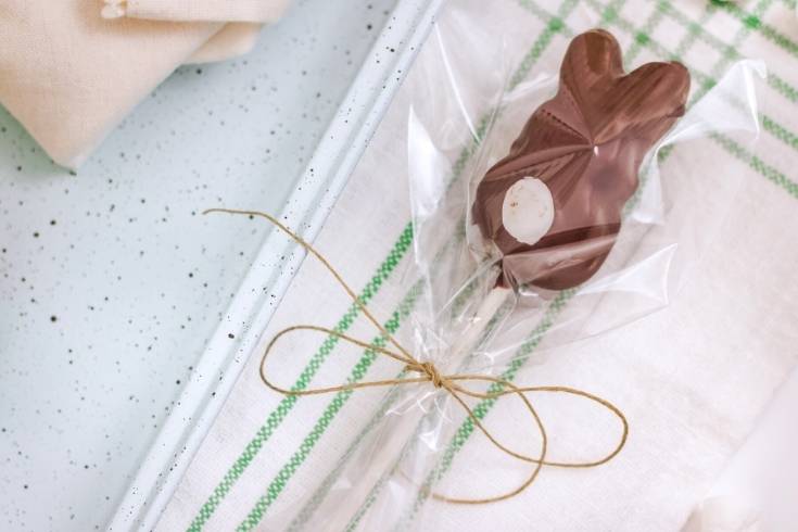 wrapped marshmallow easter pop in cellophane bag tied with twine