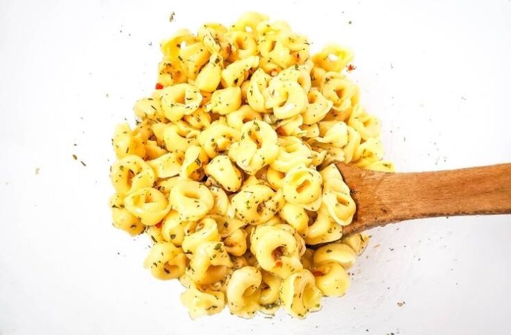 How to Serve and Store Cold Salad