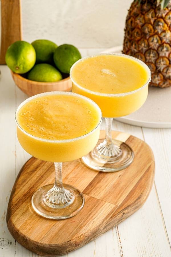 How to Make Mango and Pineapple Mocktails Frozen Mocktail Recipe