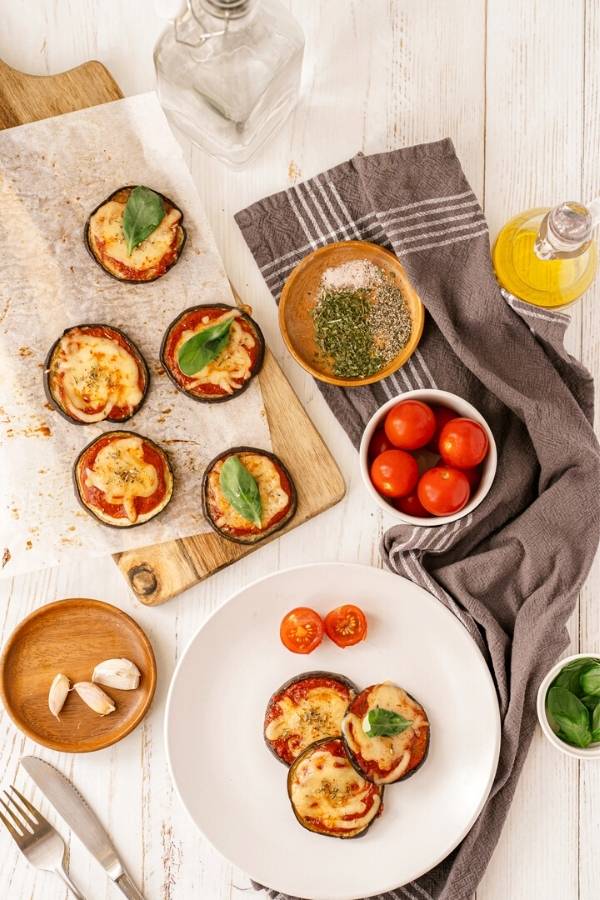 mini eggplant pizzas (1)