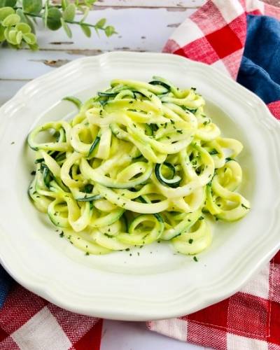 zucchini noodles with alfredo