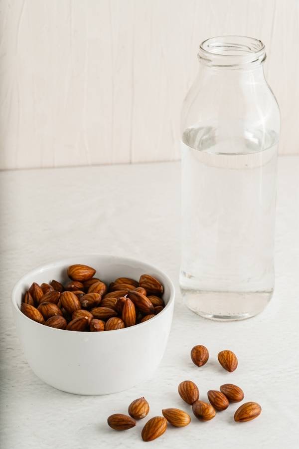 how to make your own nut milk (1)