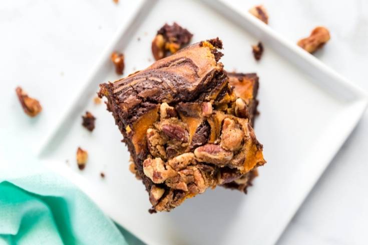 pumpkin cheesecake bars with streusel topping