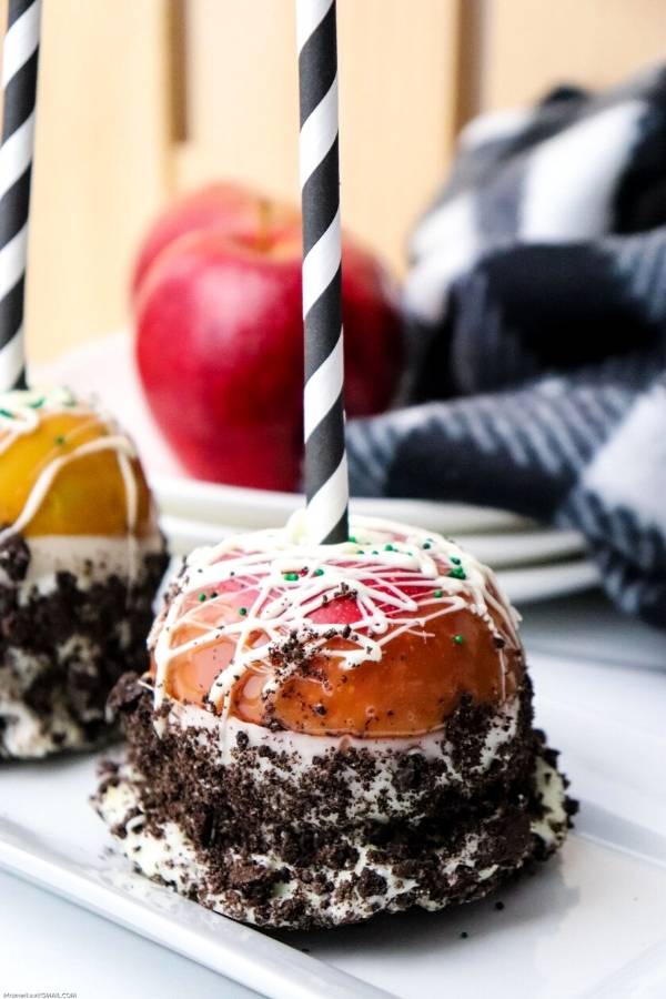gourmet caramel apple recipe for fall treats snack or Halloween parties