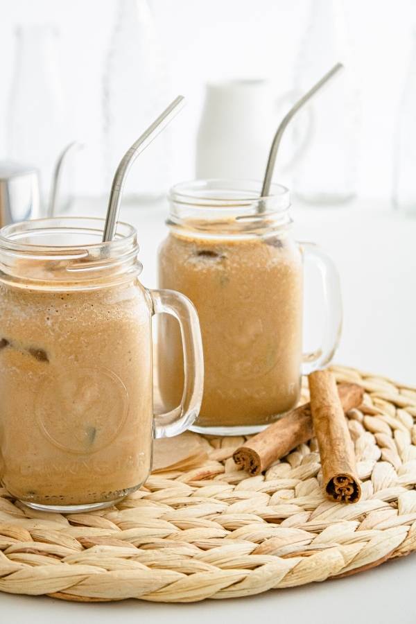 iced pumpkin spice latte at home