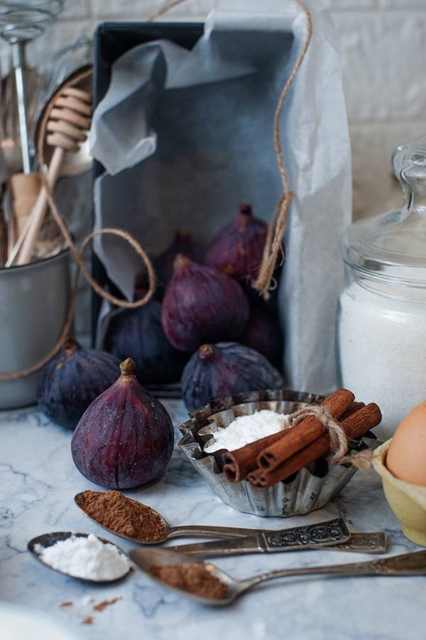 fresh figs used to make holiday dessert cake