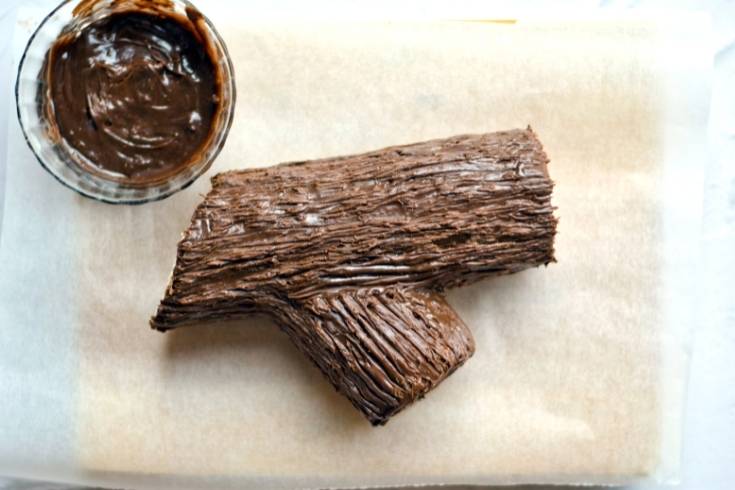 decorate christmas dessert cake with chocolate ganache