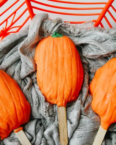 halloween cakesicles