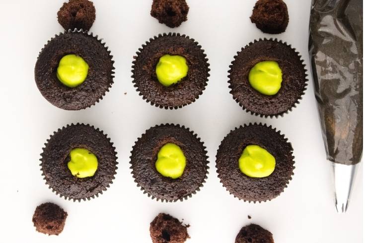 fill halloween cupcakes with edible green slime