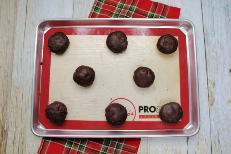 prepare chocolate cookie dough for baking